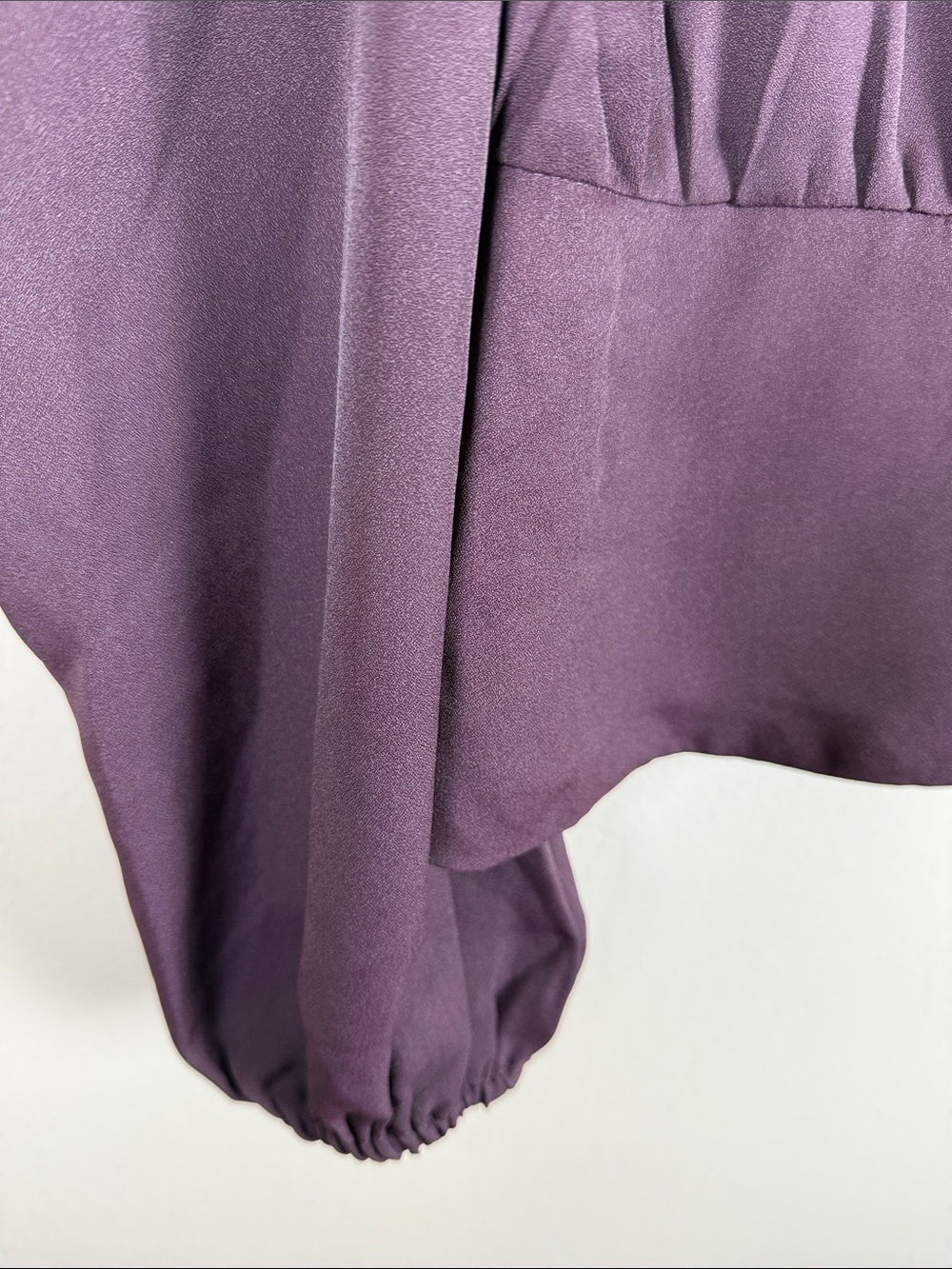 Express Women's Plum V-Neck Long Sleeve Top. Medium. NEW - Picture 2 of 7